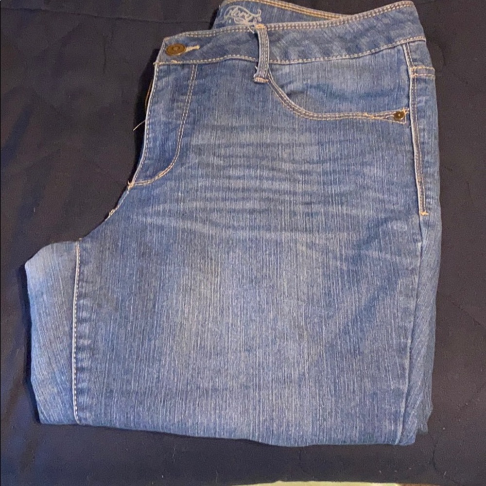 Faded Glory Capris